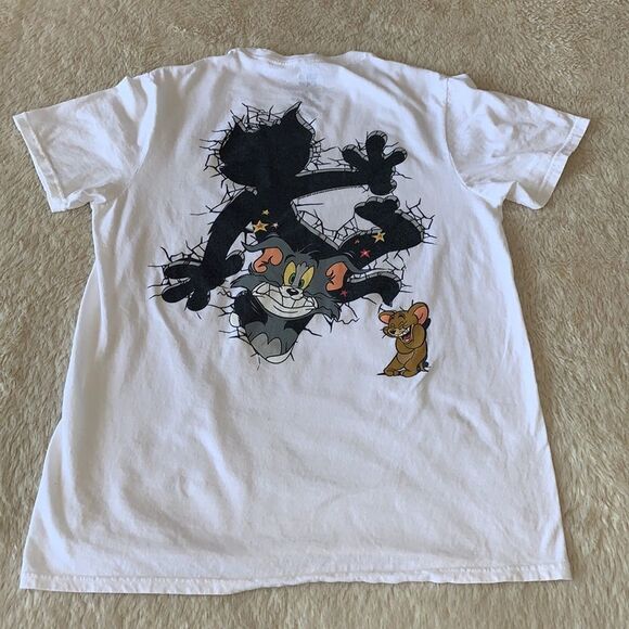 Tom and Jerry white graphic tee. Size Medium - Picture 6 of 16